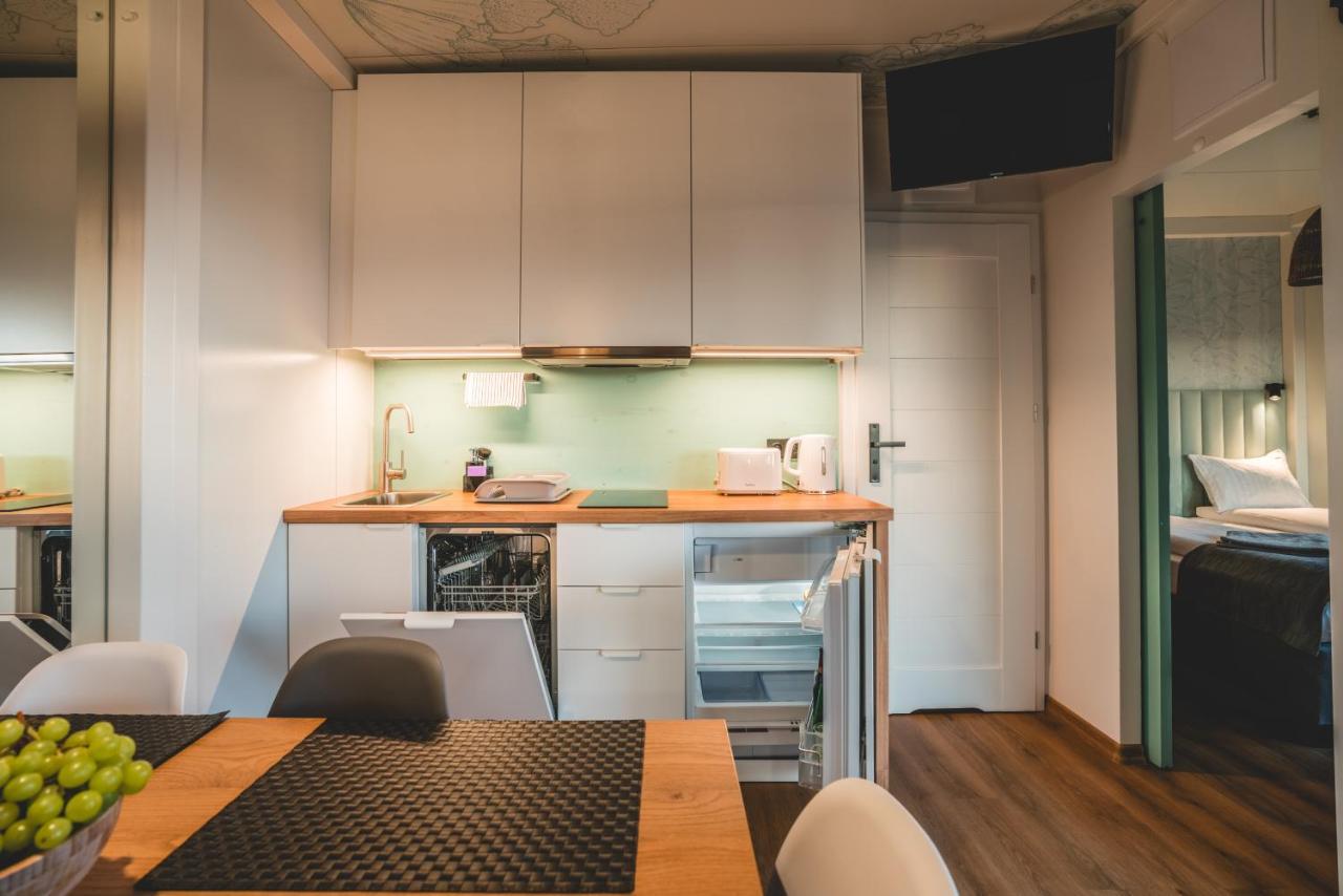 Rresort - Domki Z Krytym I Podgrzewanym Basenem, Sauna, Wifi, Parking W Cenie! Rewal Eksteriør billede