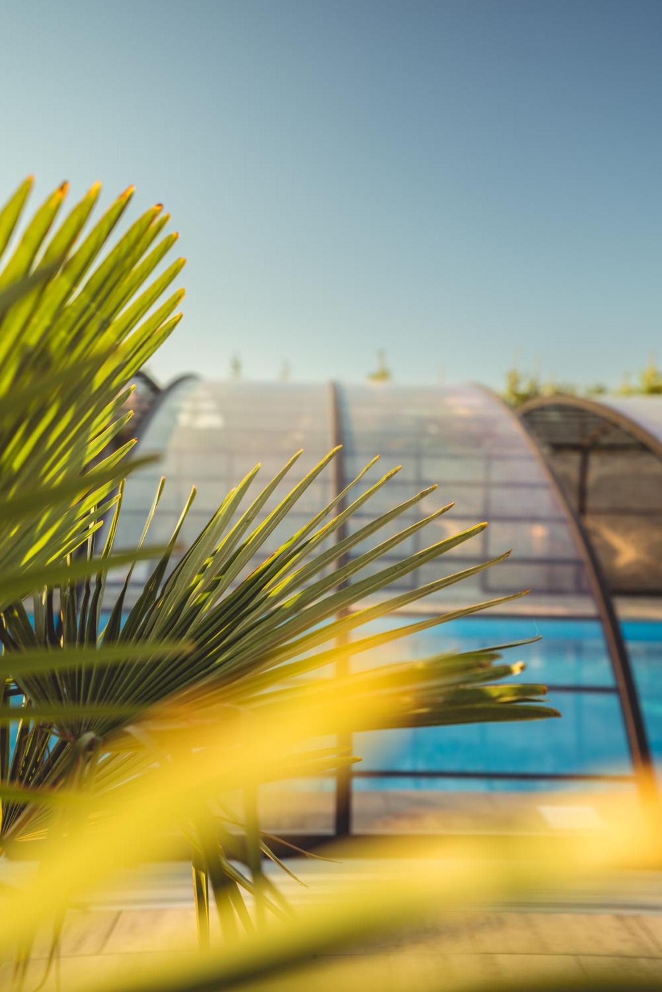 Rresort - Domki Z Krytym I Podgrzewanym Basenem, Sauna, Wifi, Parking W Cenie! Rewal Eksteriør billede