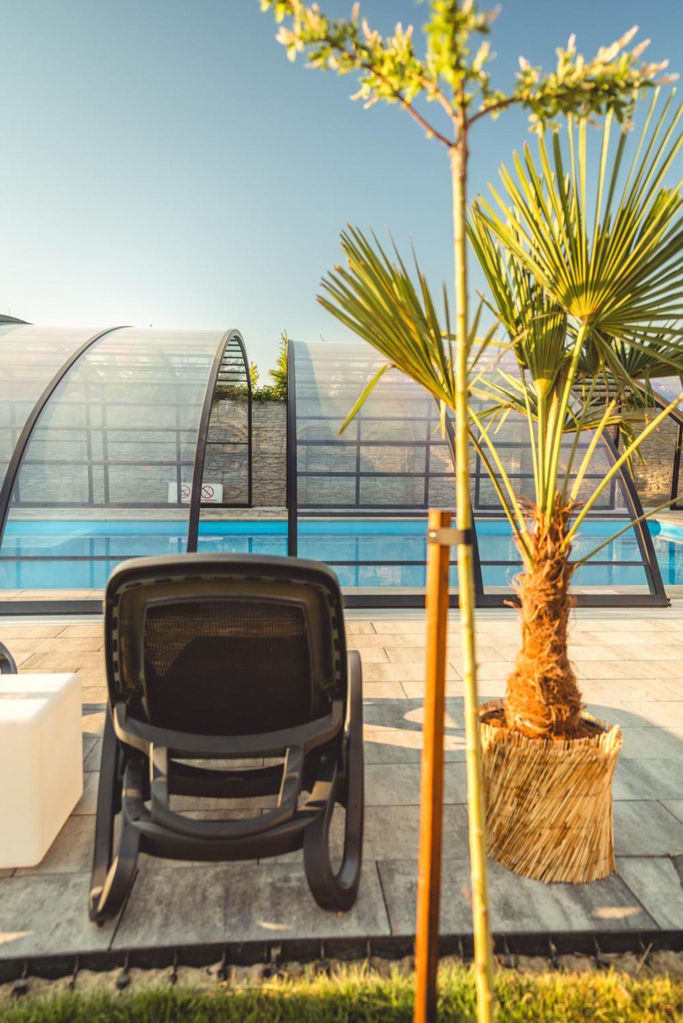 Rresort - Domki Z Krytym I Podgrzewanym Basenem, Sauna, Wifi, Parking W Cenie! Rewal Eksteriør billede