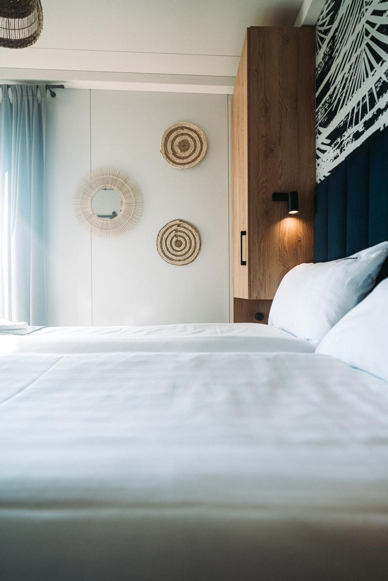 Rresort - Domki Z Krytym I Podgrzewanym Basenem, Sauna, Wifi, Parking W Cenie! Rewal Eksteriør billede